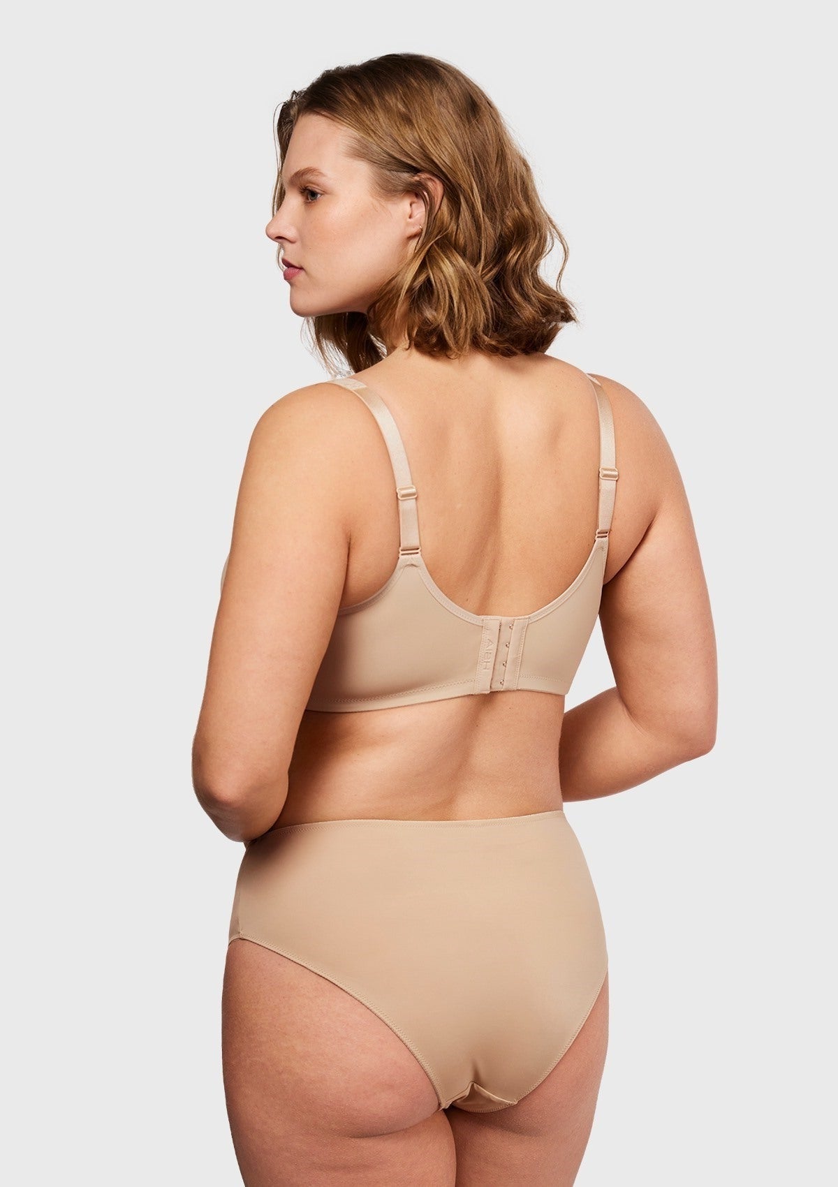 CoolComfort Smoothing Unlined Minimizer Underwire Bra