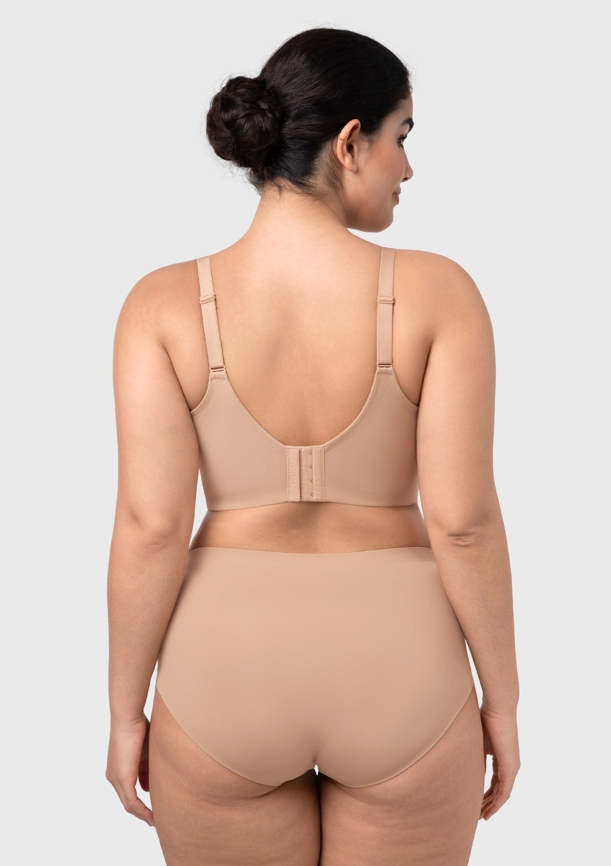 HSIA Delia Plus Size Lightly Padded Seamless Full Coverage Underwire Longline T-Shirt Bra for Fuller Bust