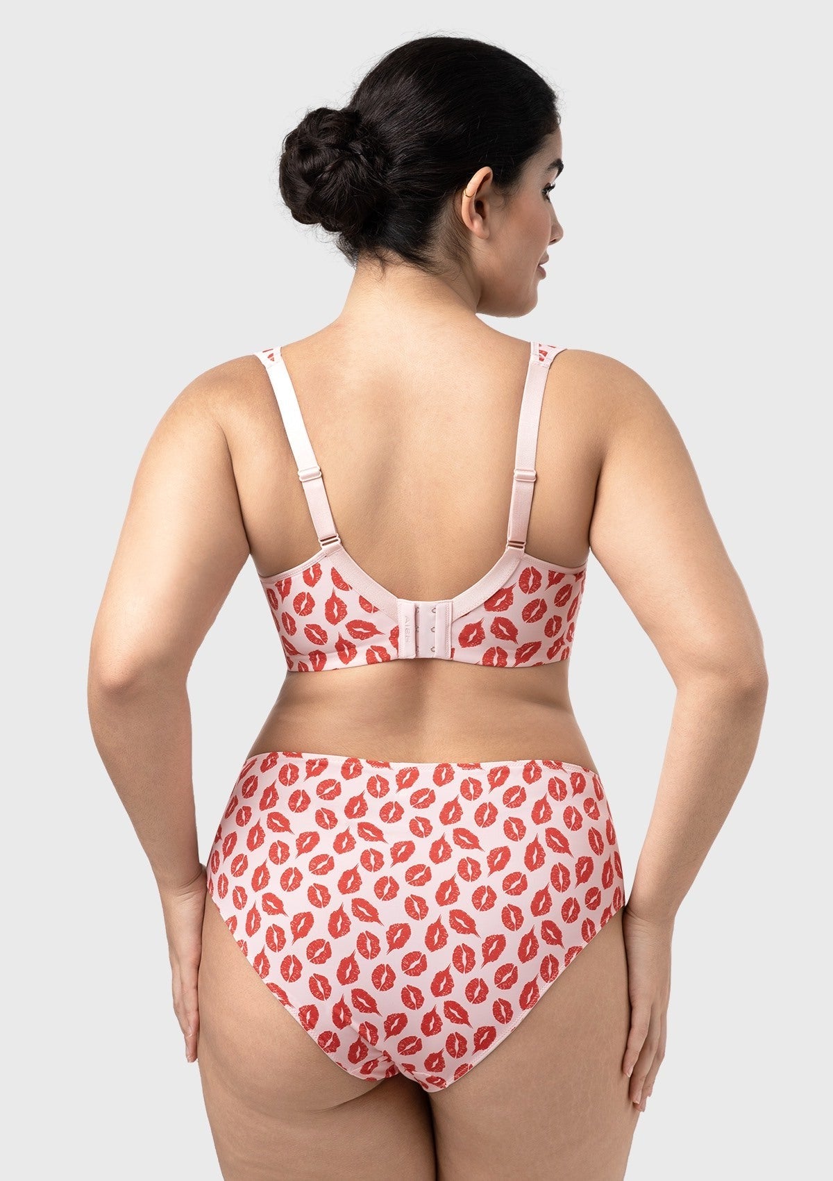 Joan Ultimate Soft T-shirt Unlined Minimizer Bra