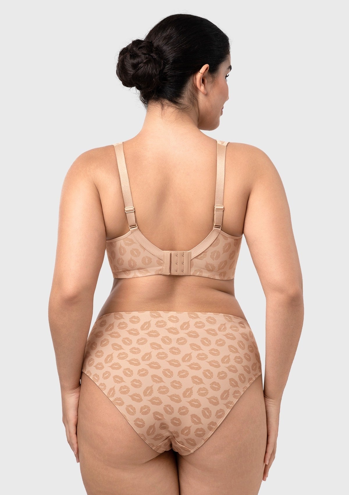 Joan Ultimate Soft T-shirt Unlined Minimizer Bra