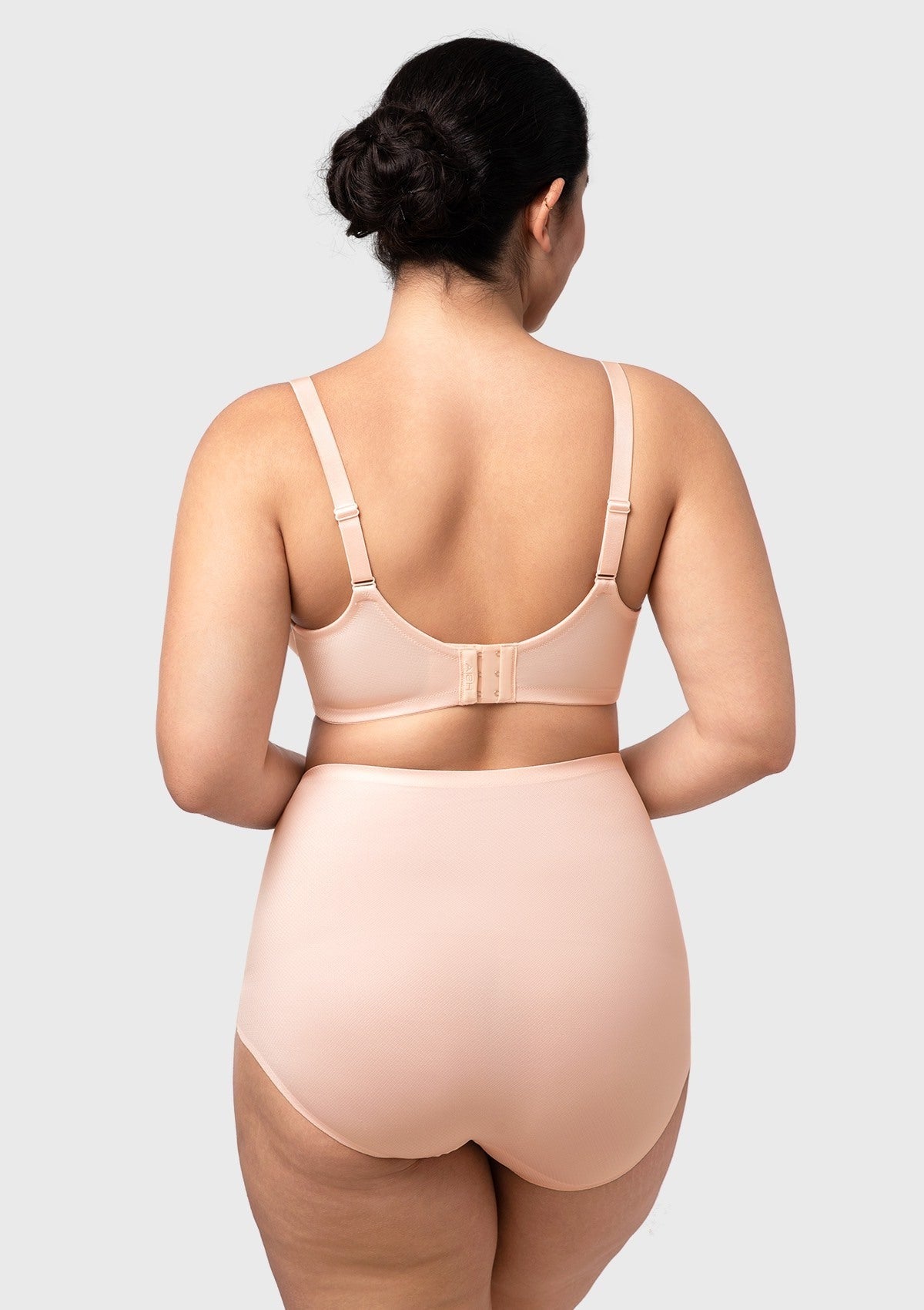 Supportive Seamless Underwire Full Cup Bra
